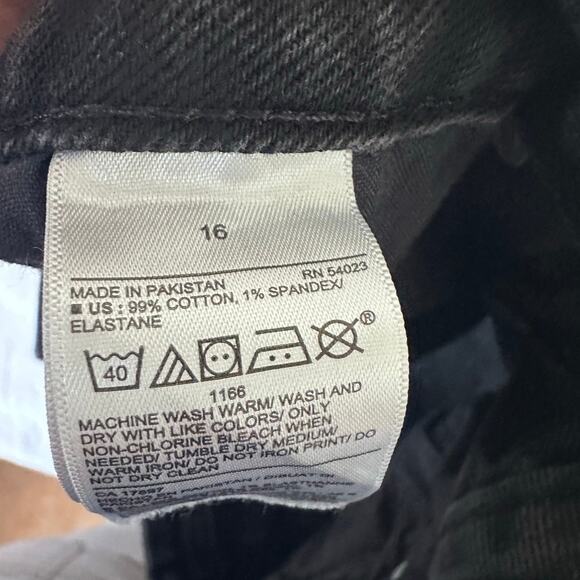 Old Navy Women Size 16 BLACK High Rise Denim Jean Shorts WOW Cuffed Stretch O.G. - Picture 4 of 5